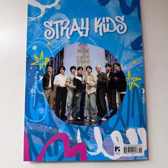Stray Kids Annual 2026 K-Pop Kings Magazine with 8 Posters Inside - Picture 2 of 4